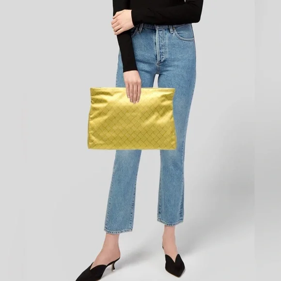 Bottega Veneta Portfolio - Like New - Picture 4 of 11